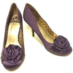 Fergalicious Fergie Size 9M Womens Blossom Purple Pumps Rosette Trim 4 Inch Heel